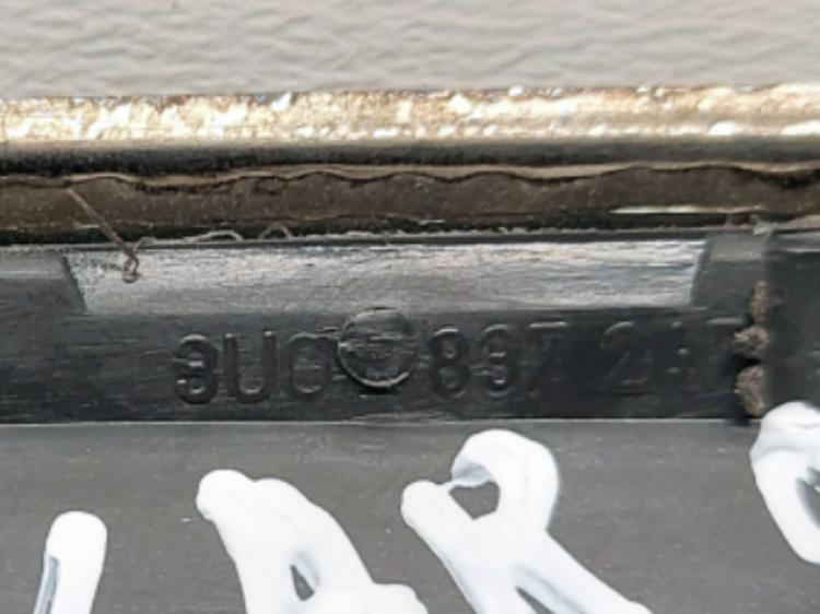 SKODA SUPERB I Kľučka Dvere ľavá strana  predná 3U0837247