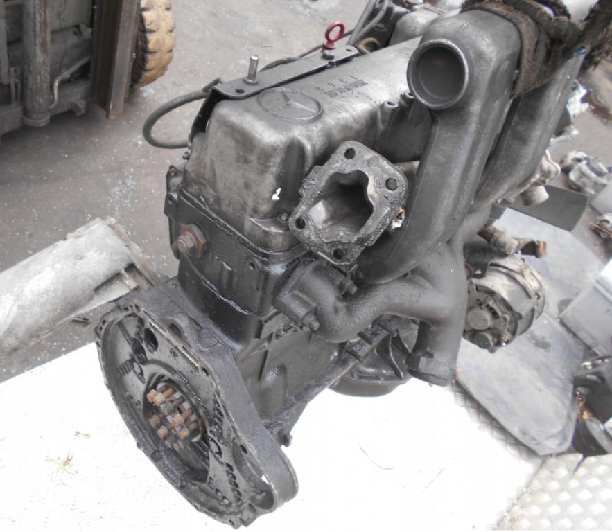 motor 2.4D  MERCEDES T1 KACHNA W123 W115 -