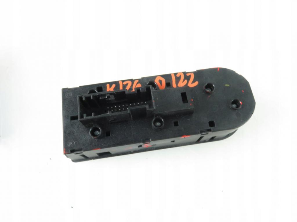 panel okien: OPEL ZAFIRA B (A05) 13209203
