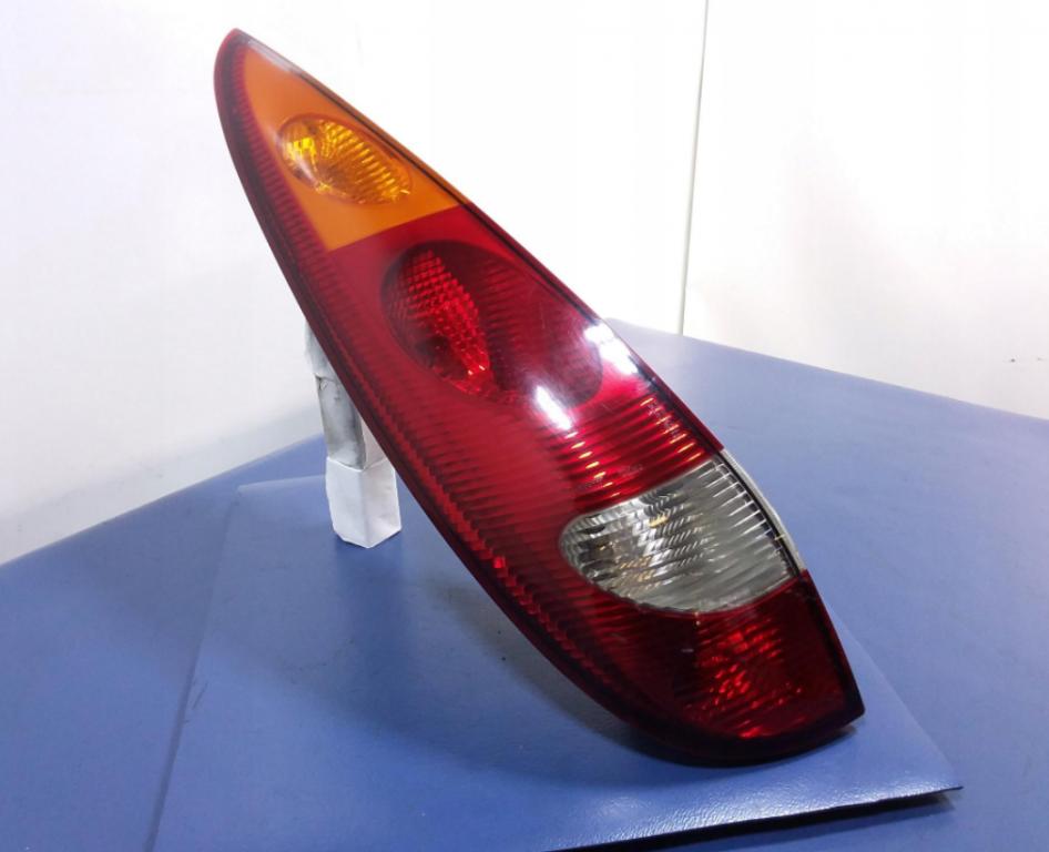 NISSAN ALMERA TINO V10 Svetlo zad ľavá strana zadná
