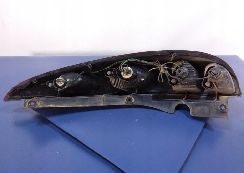 NISSAN ALMERA TINO V10 Svetlo zad ľavá strana zadná