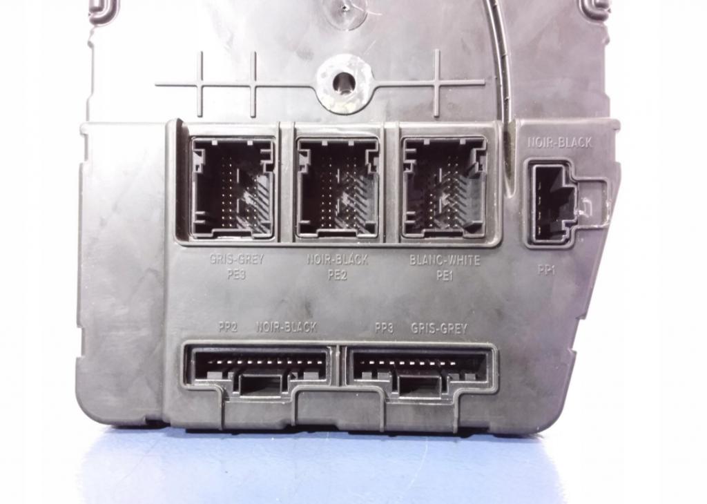 RENAULT GRAND SCENIC II: modul BSI UCH 8200780021