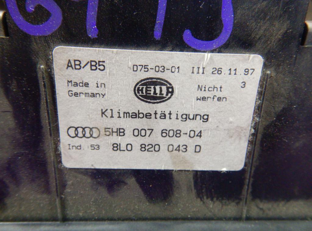 AUDI A4 B5 Panel ovládania PRÚD VZDUCHU: 8D0820043D