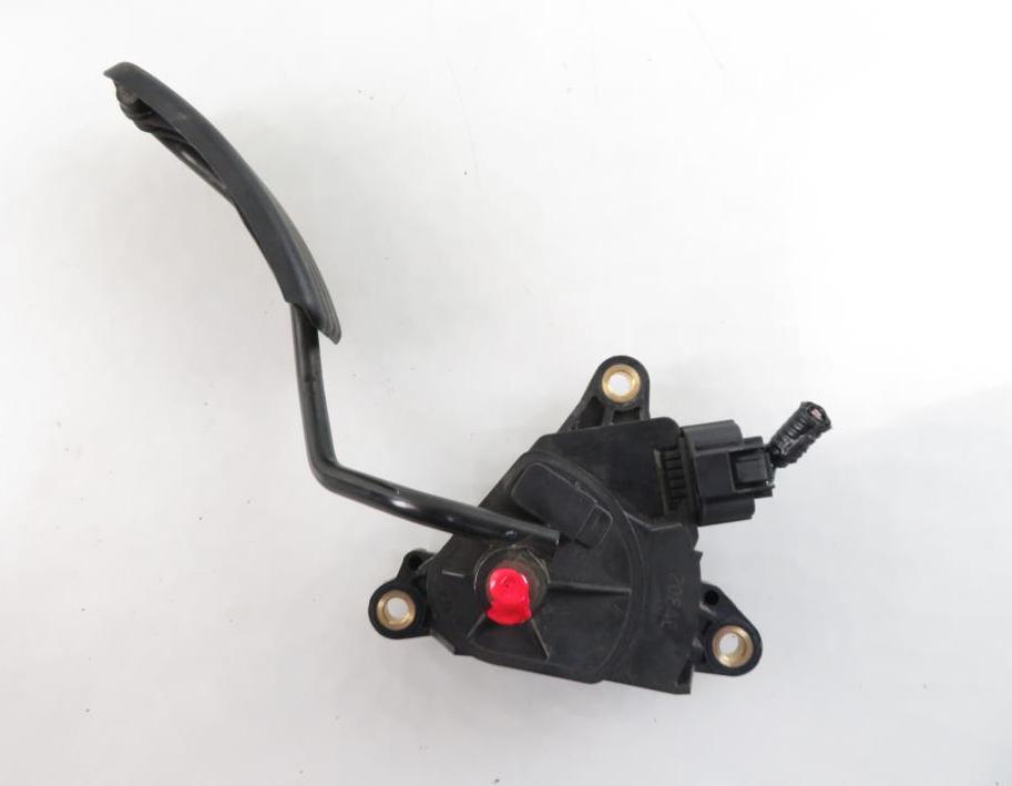 potenciometer plynového pedálu: CLIO III 1.5dCi 8200153270 6 pin