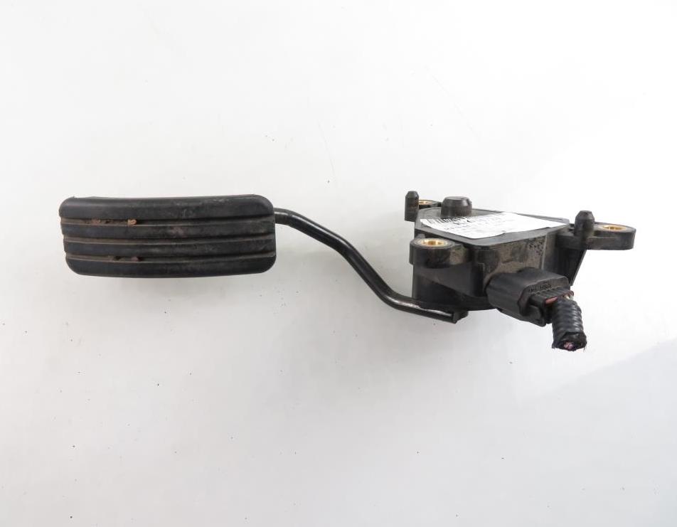 potenciometer plynového pedálu: CLIO III 1.5dCi 8200153270 6 pin