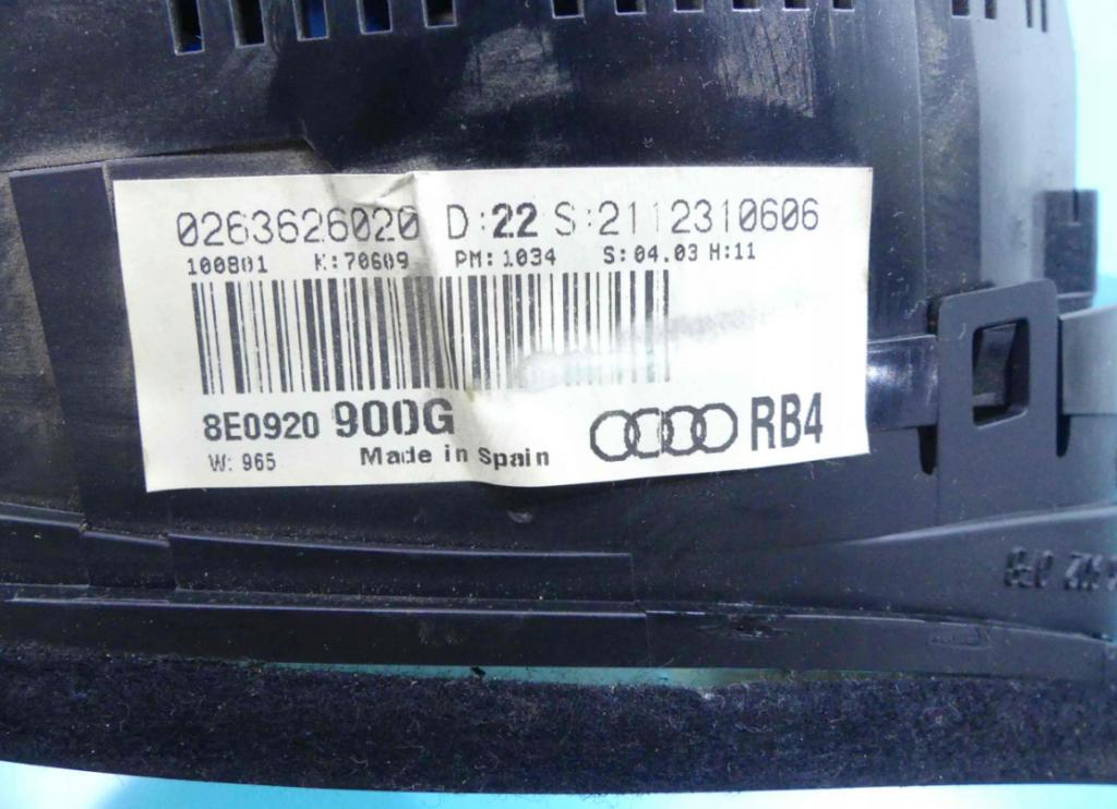prístrojovka: AUDI A4 B6 2.5 TDI EU 0263626020 8E0920900G