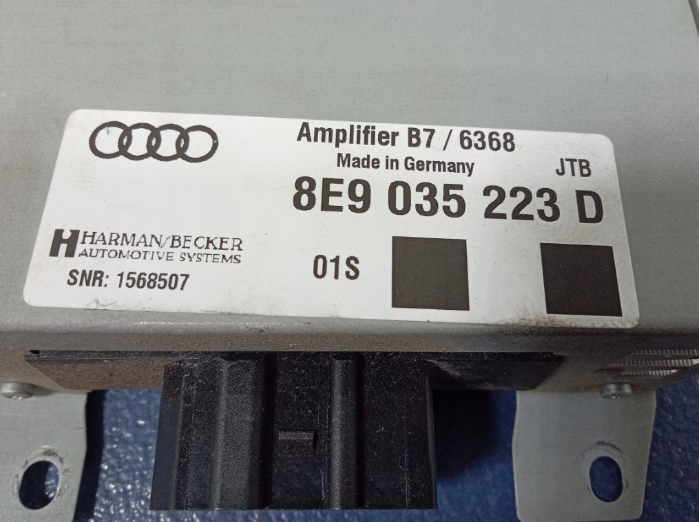AUDI A4 B7 B6 Zosilňovač radia 8E9035223D