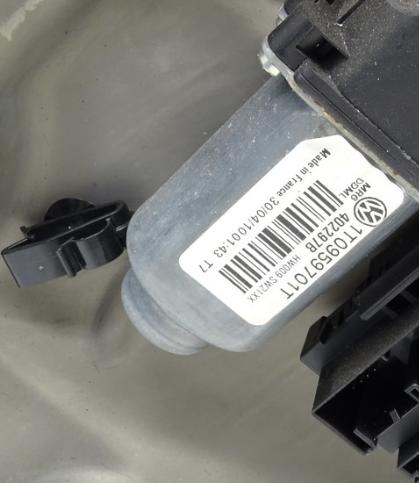 SKODA OCTAVIA II Combi  2004 - 2013 Mechanizmus okna predný ľavy 1T0959701T