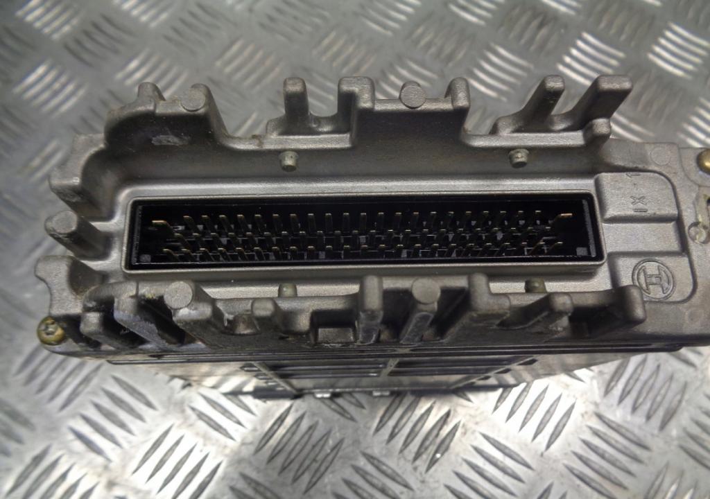 VOLVO V40 1.9 D riadiaca jednotka Motor  0281001906 7700110648