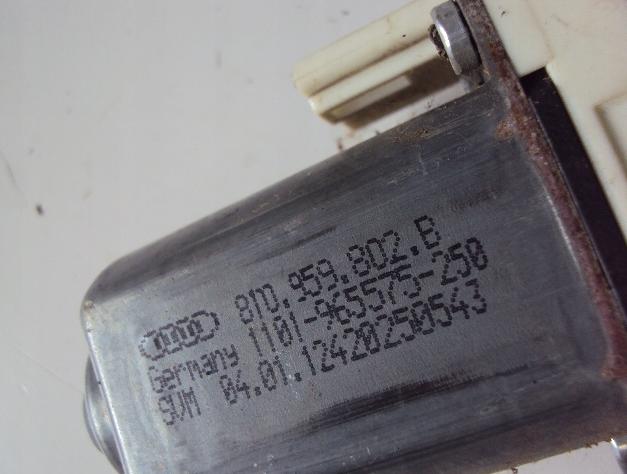 mechanizmus okna-pravý predný: AUDI A5 8T 5D 8T0959802B