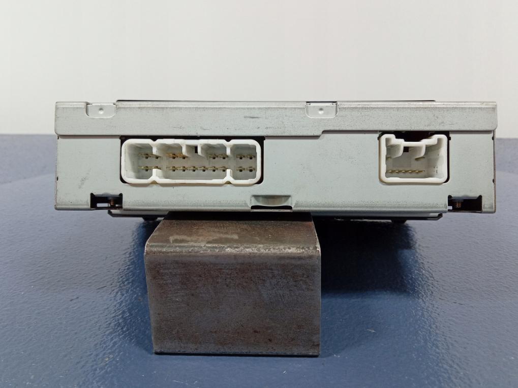 YARIS I LIFT Dislpej Panel radia 86110-0D040