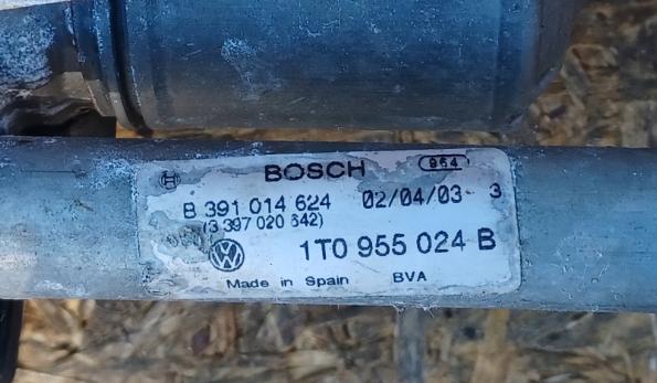 VW TOURAN I Mechanizmus stieračov pravy 1T0955024B 1T0955120