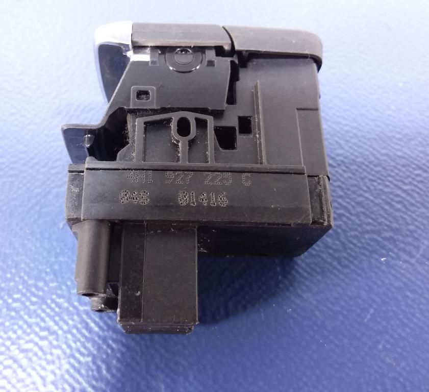 AUDI A8 D4 4H vypínač brzdy ručnej brzdy 4H1927225C