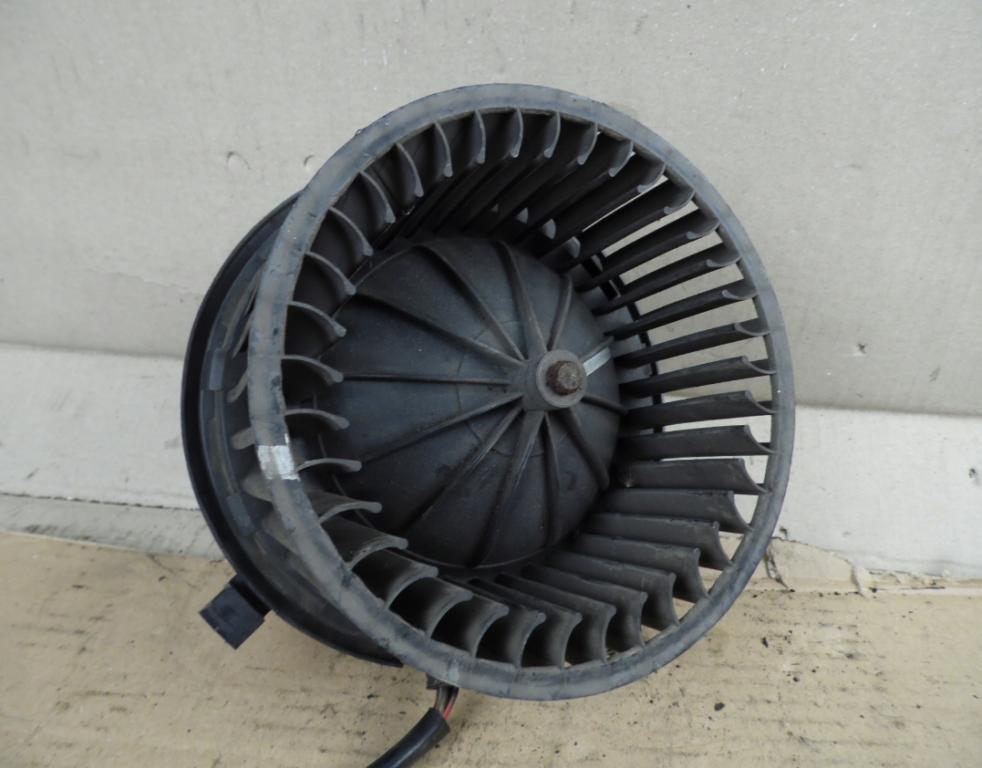 VW T4 ventilátor 357819021