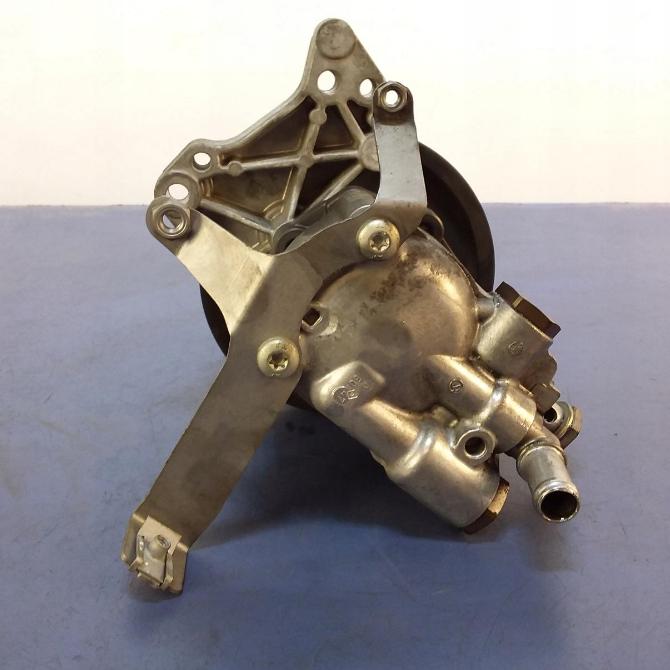 BMW 5 E60 E61 3.0 Pumpa servočerpadlo 6781486