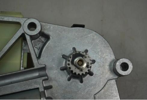 Mini R56: motor: - strešné okno: 3428921