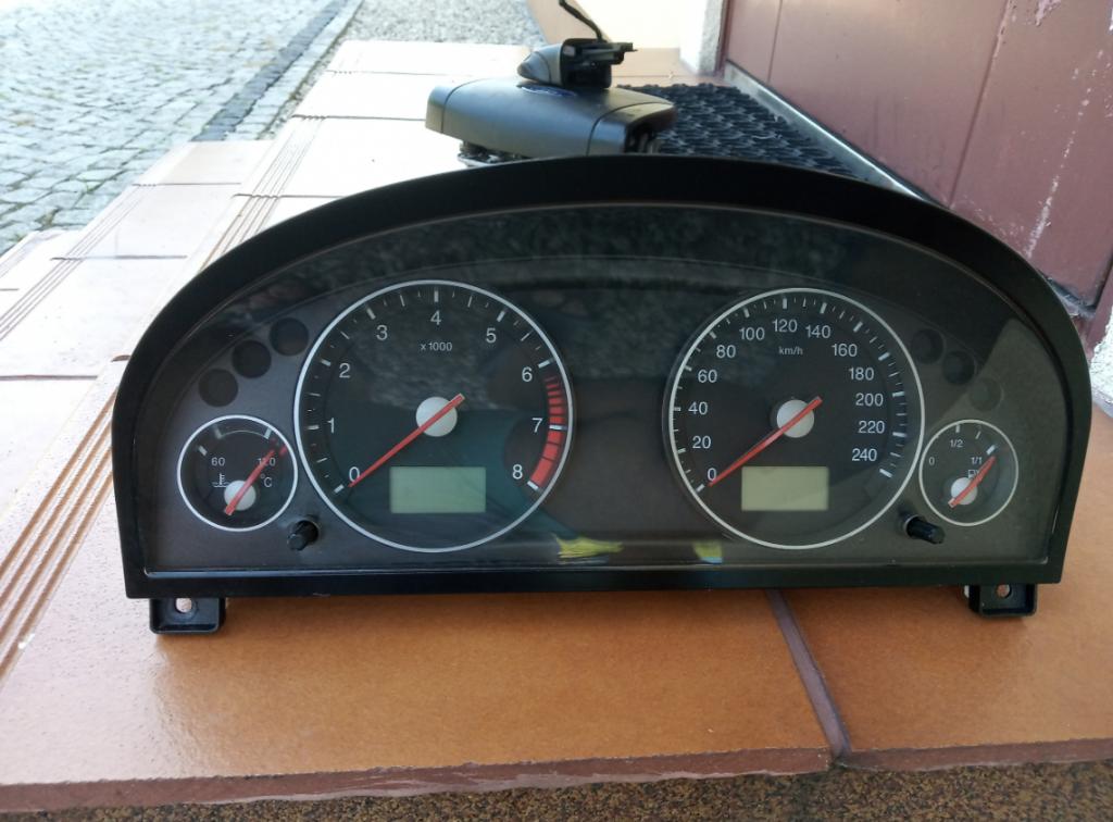 Prístrojovka MONDEO  bez konektoru 3S7F10841
