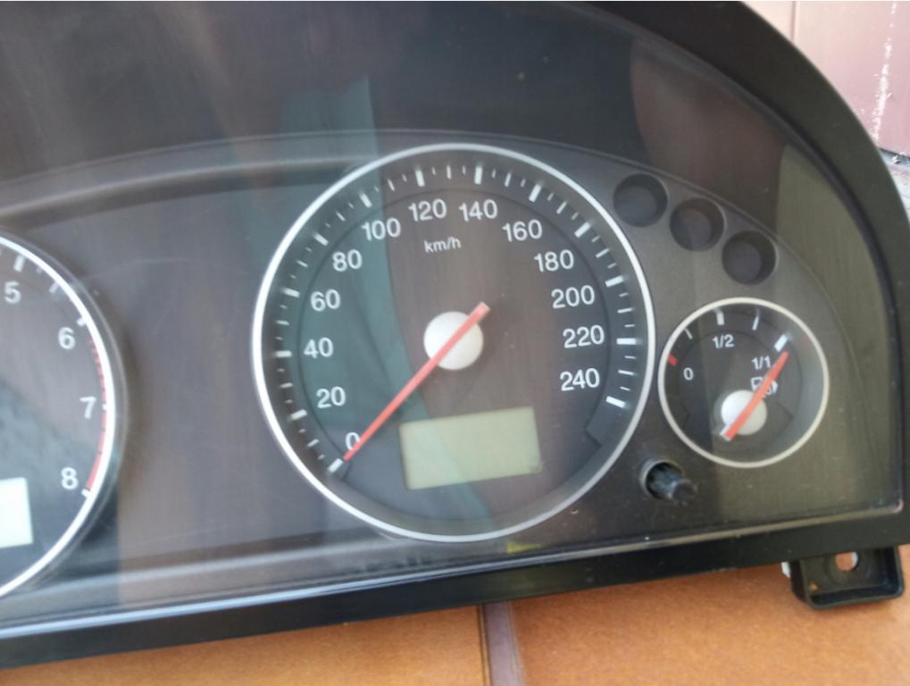 Prístrojovka MONDEO  bez konektoru 3S7F10841