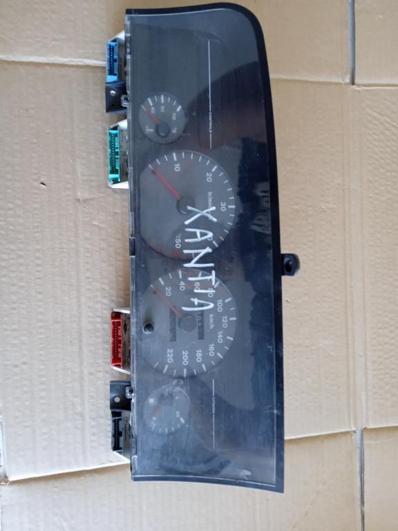 CITROEN XSANTIA 1.9D  Prístrojovka Budíky, prístrojová doska 215556168