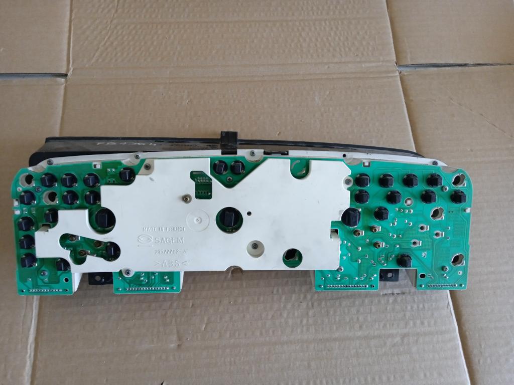 CITROEN XSANTIA 1.9D  Prístrojovka Budíky, prístrojová doska 215556168