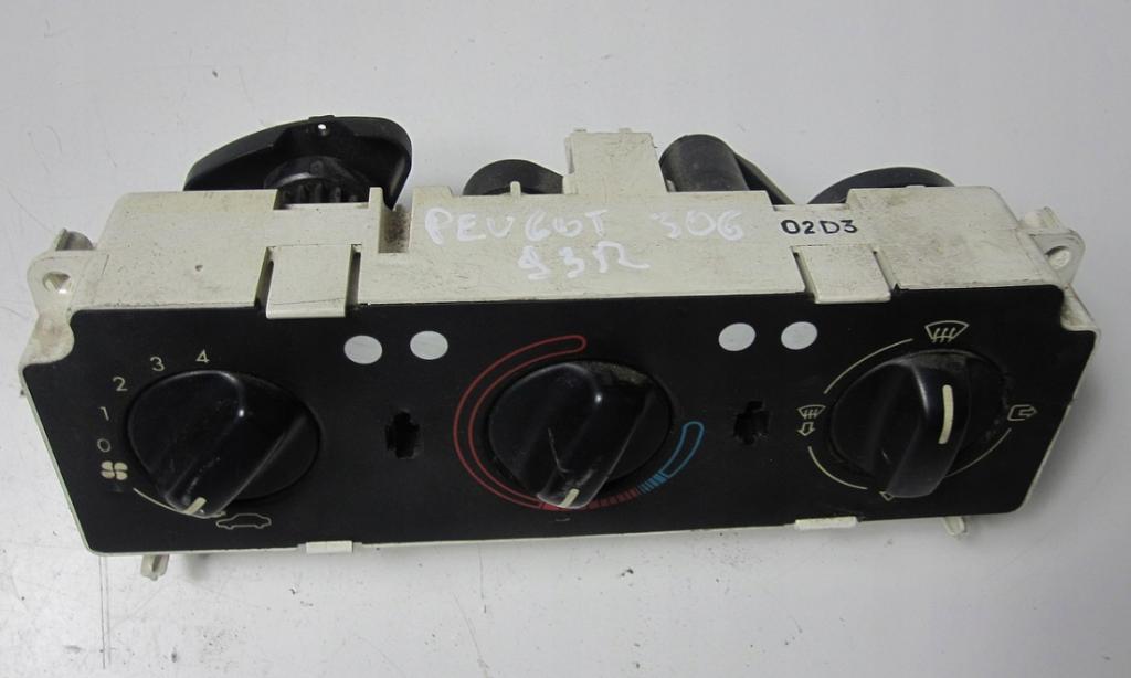 Panel kúrenia PEUGEOT 306 830051263F