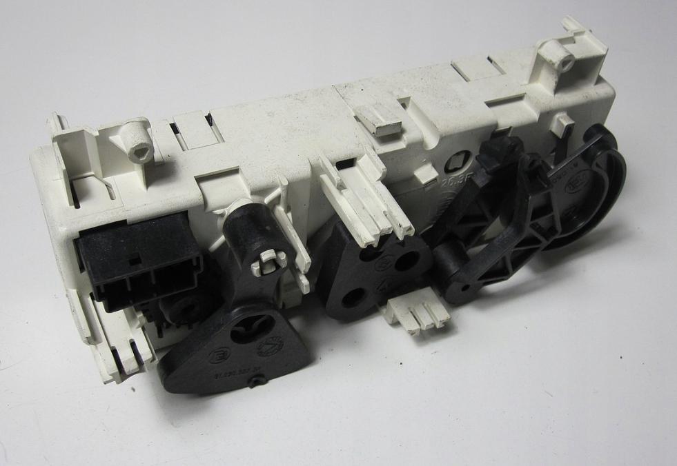 Panel kúrenia PEUGEOT 306 830051263F
