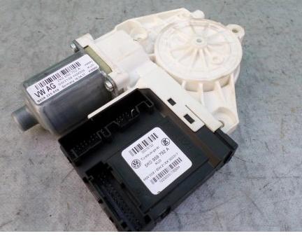 VW Motorček okna pravy  5K0959792A