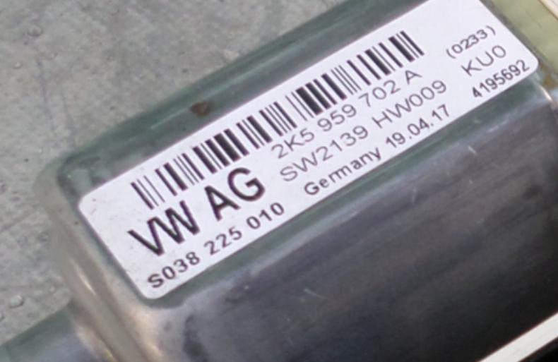 VW Motorček okna pravy  5K0959792A
