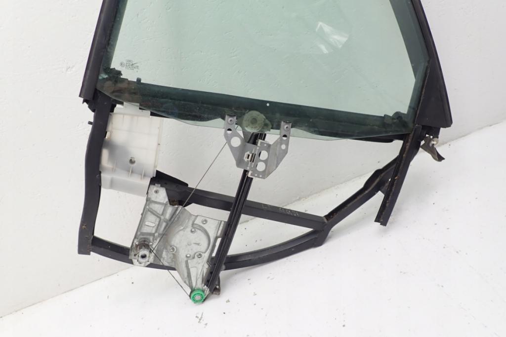 AUDI A4 B5 Combi Mechanizmus ľavy zad 8D0839399A