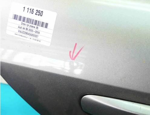 Dvere zad pravé AUDI A4 B6 Combi AVANT strieborná farba