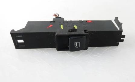 Prepínač okna BMW 3 E46 8381511