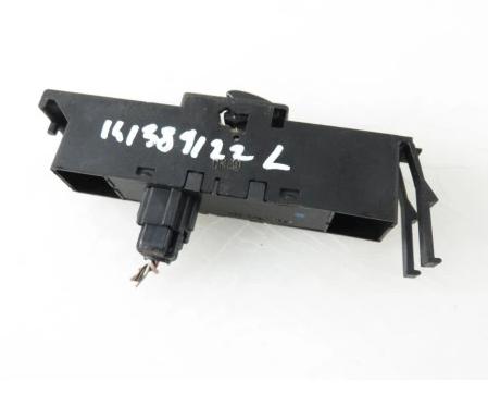 Prepínač okna BMW 3 E46 8381511