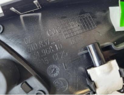 Kľučka vnútorná predný ľavá strana 3T0837247 Skoda Superb II