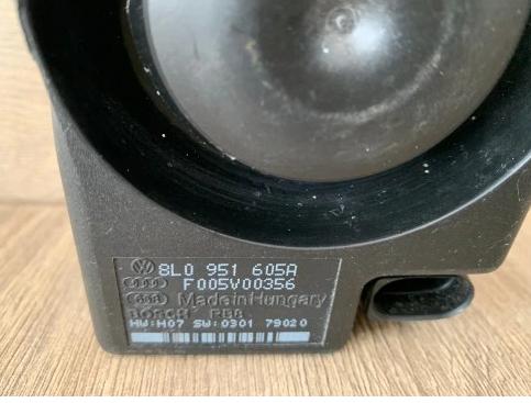 siréna alarmu AUDI A4 B6 B7 A3 8L0951605A