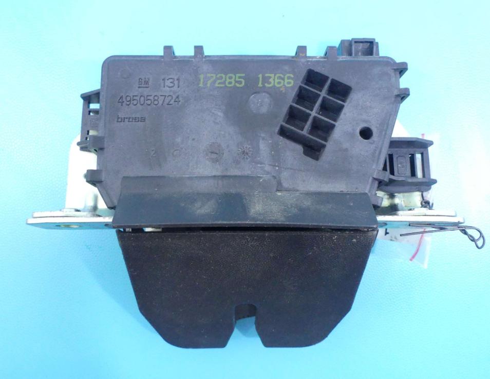 zámok dverí kufra zad 3 pin OPEL ZAFIRA B