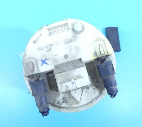 čerpadlo palivo Mitsubishi Carisma 1.6 16v 09750409900