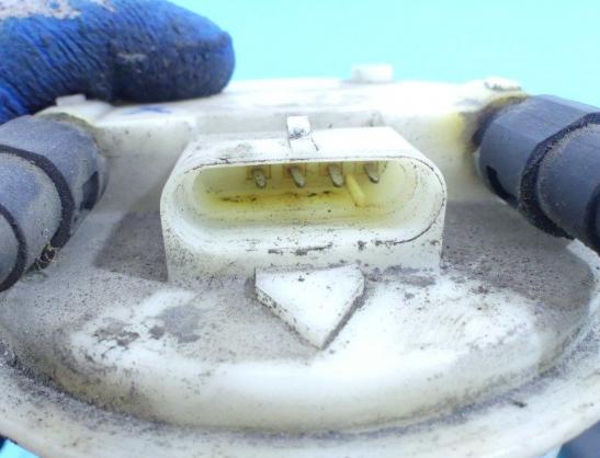 čerpadlo palivo Mitsubishi Carisma 1.6 16v 09750409900