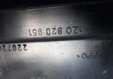 Mřížka topení střední SKODA OCTAVIA II 1Z0820951