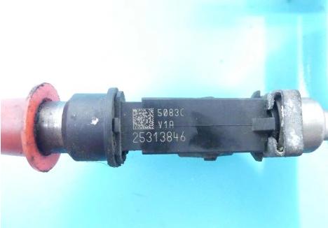 Lišta vstrekovacia OPEL ASTRA II G 25313846 1.6 16V