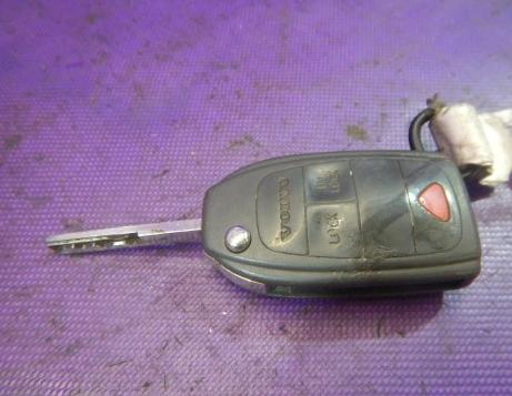 VOLVO V40 I 02-04 spinačka kľúč Kocka, vložka