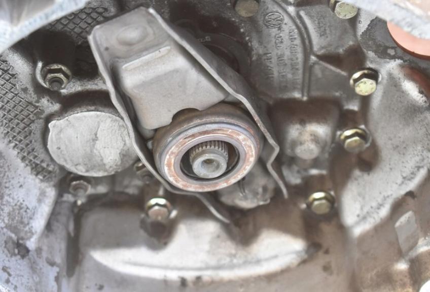 převodovka - EUH VW GOLF 4 IV 1.9 TDI 03R