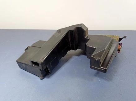 AUDI A4 B5 AVANT reproduktor subwoofer BOSE 8D9035381B