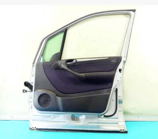 dvere predné pravé Mercedes W168 5d