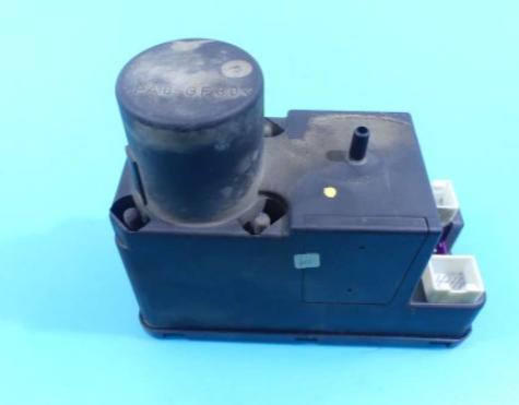 pumpa centrálneho zámku AUDI A4 B5 4A0862257J