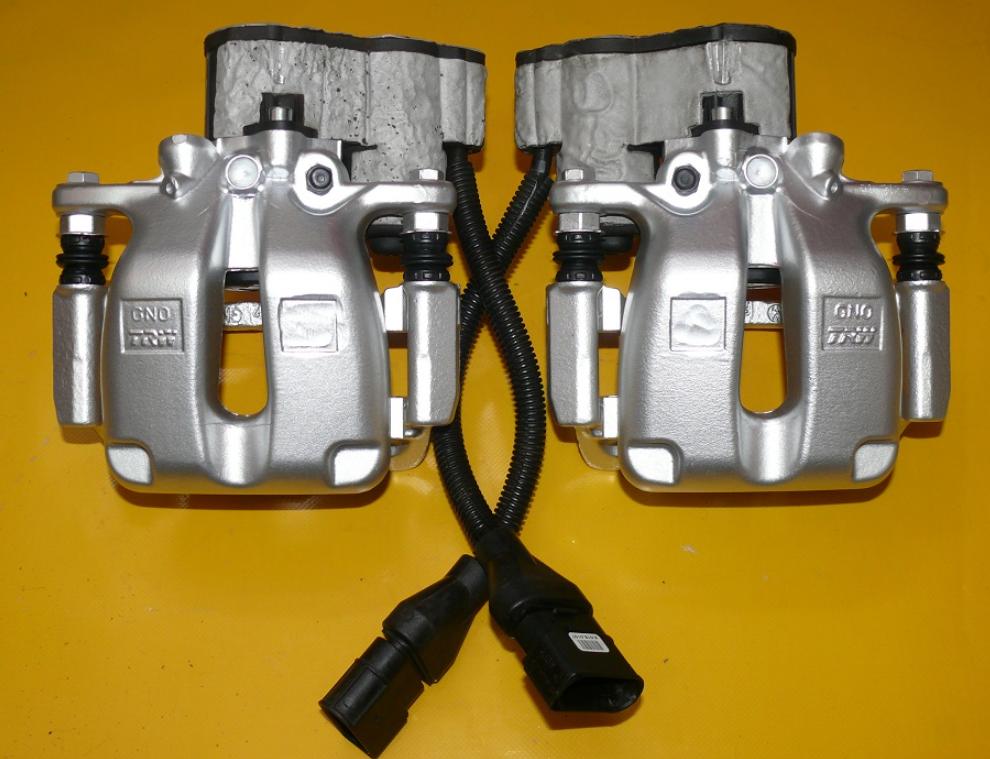 SVORKY: ľavy pravy zad AUDI A8 D3 LIFT 280/22 05-