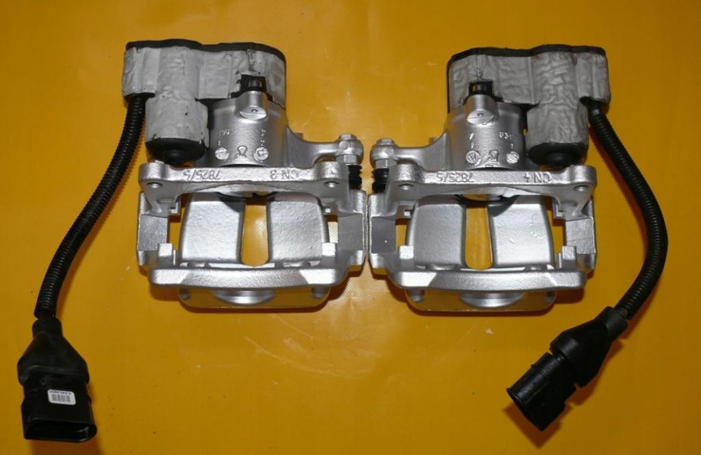 SVORKY: ľavy pravy zad AUDI A8 D3 LIFT 280/22 05-