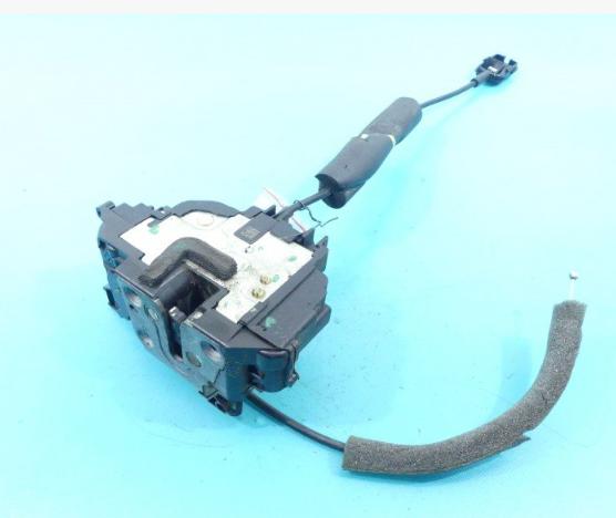 zámok predné pravý Renault Laguna III 4 pin