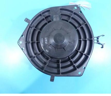 ventilátor kúrenia Ventilátor RENAULT LAGUNA III 8400004