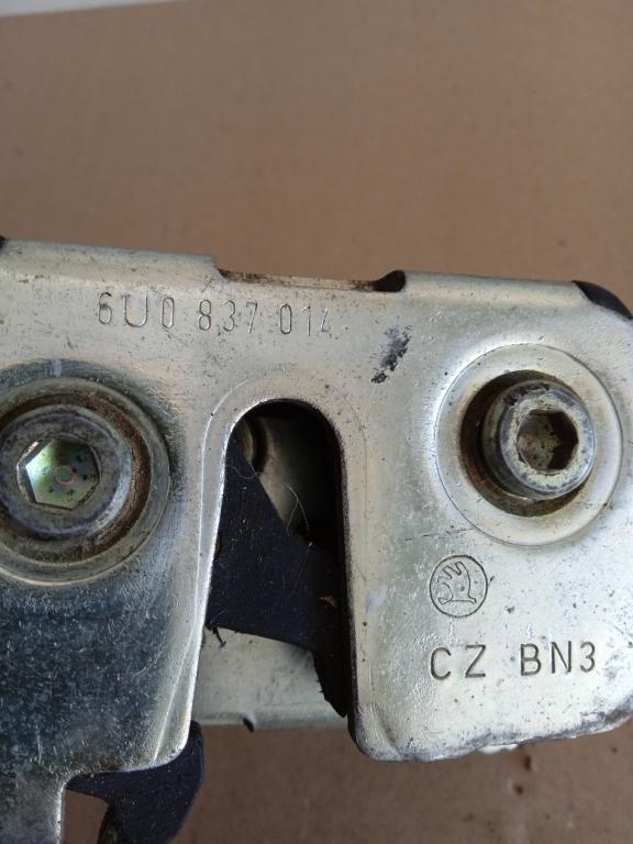 zámok Dvere pravy predný SKODA FELICIA I 6U0837014