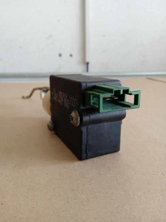 Teleskop dverí AUDI 8D9962115A